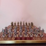 Σκάκι κόκκινο χρώμα με μαίανδρο 